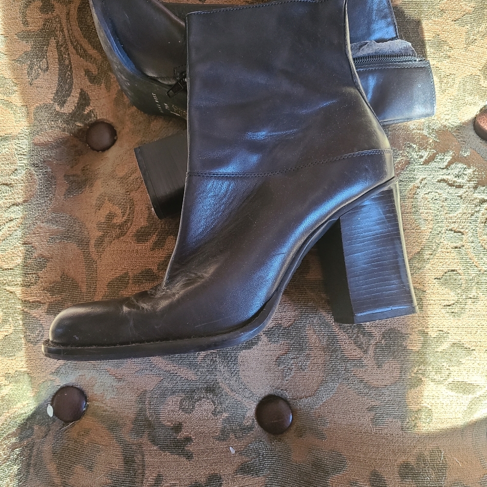Sz 7 NineWest 3" heels